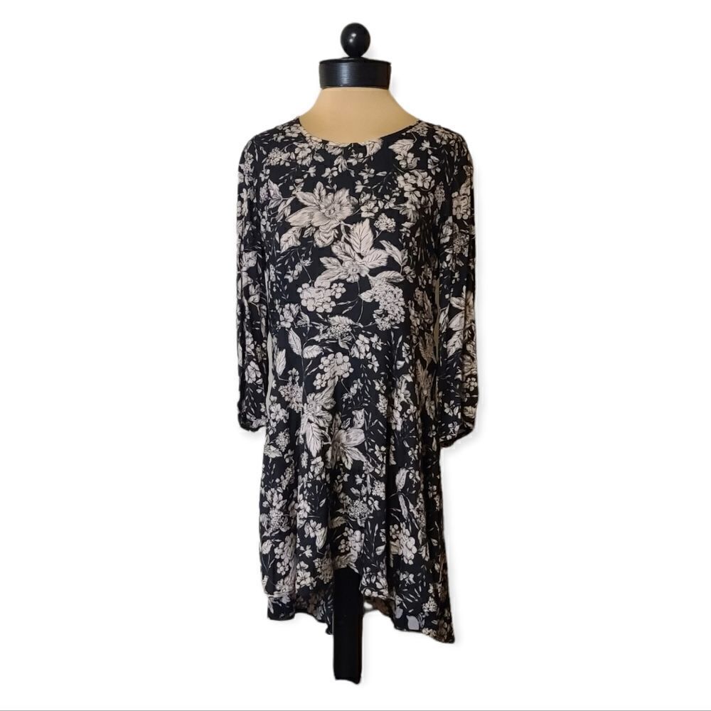 Forever 21 Black Cream Floral Boho hi lo dress Size S